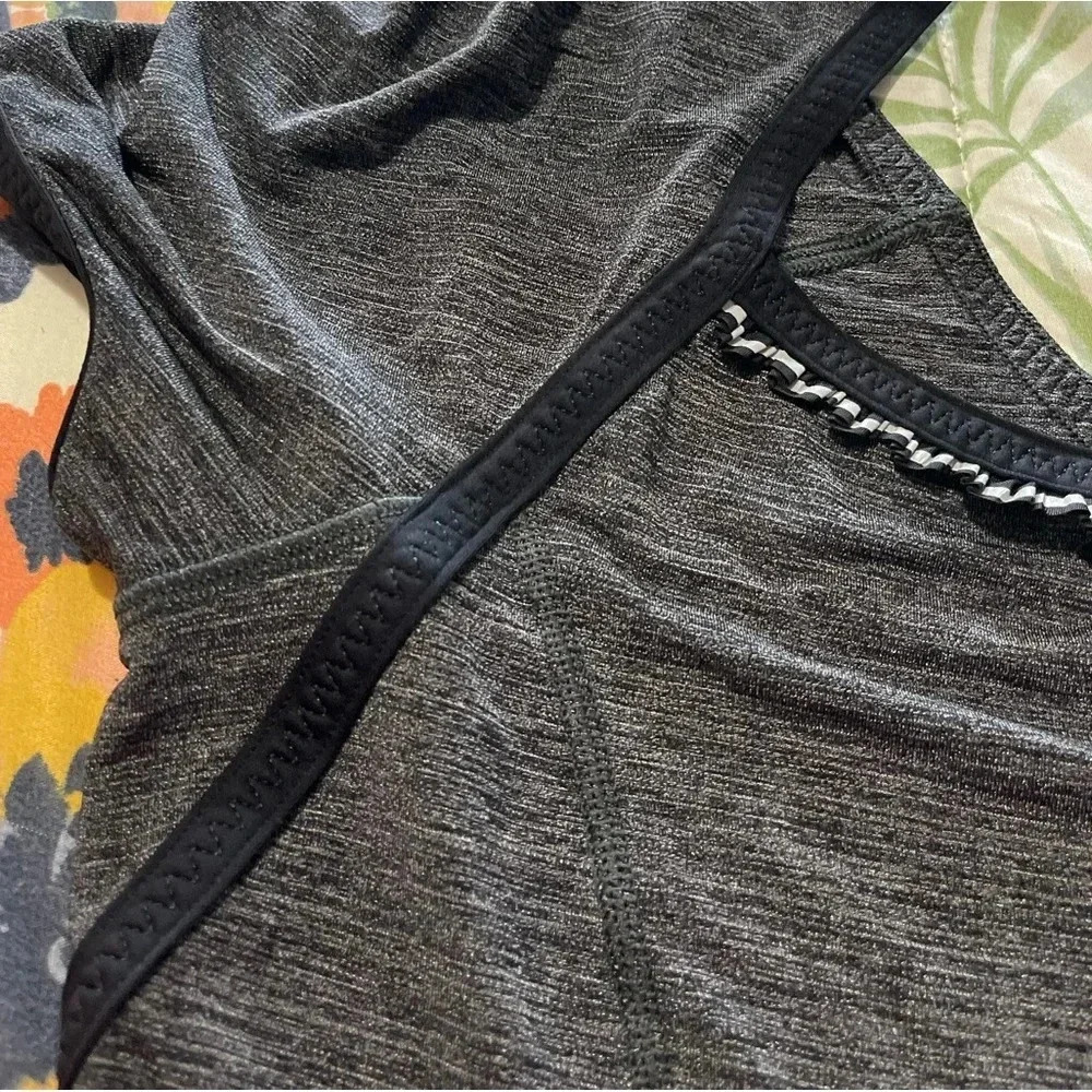 Lululemon Run: Team Spirit Tech Short Sleeve Black Size 8 - Picture 3 of 10